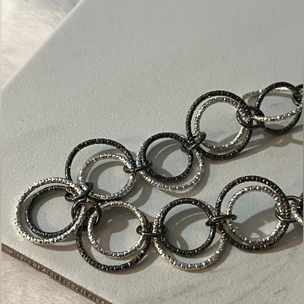 Elegant Silver and Black Chain Link Necklace, approx. 39” - Picture 6 of 10